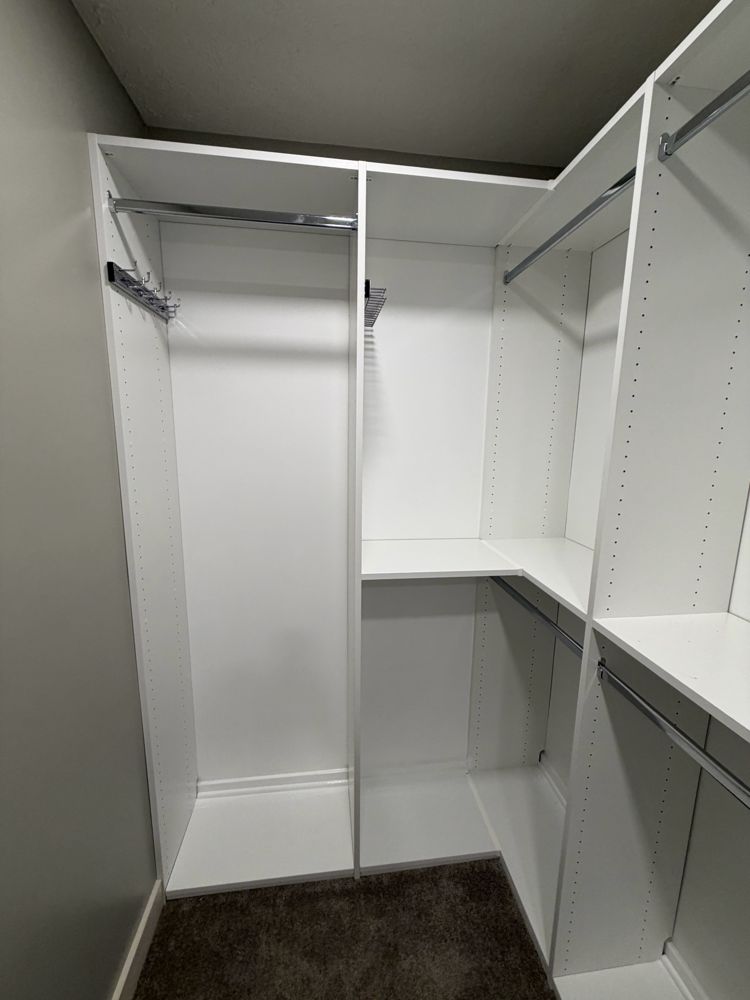 Custom walk-in closet system